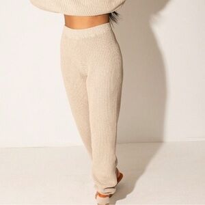 Elegant Beige Knit Joggers